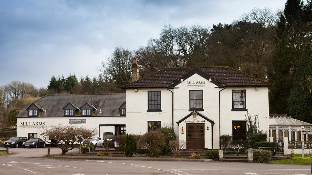 The Mill Arms Hotel Romsey Buitenkant foto