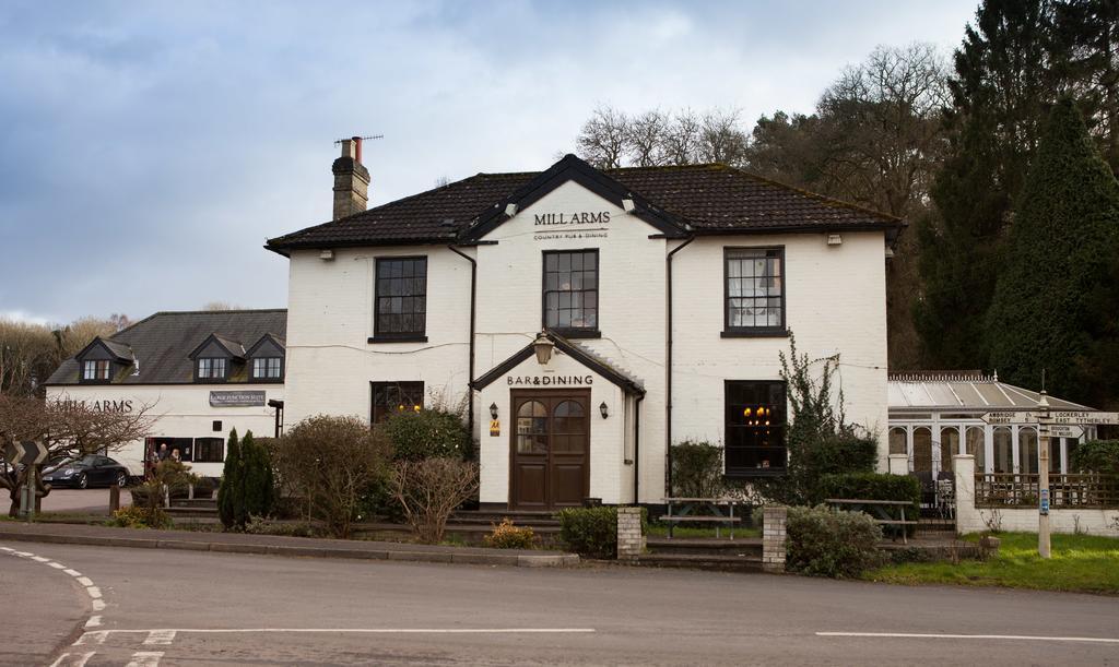 The Mill Arms Hotel Romsey Buitenkant foto